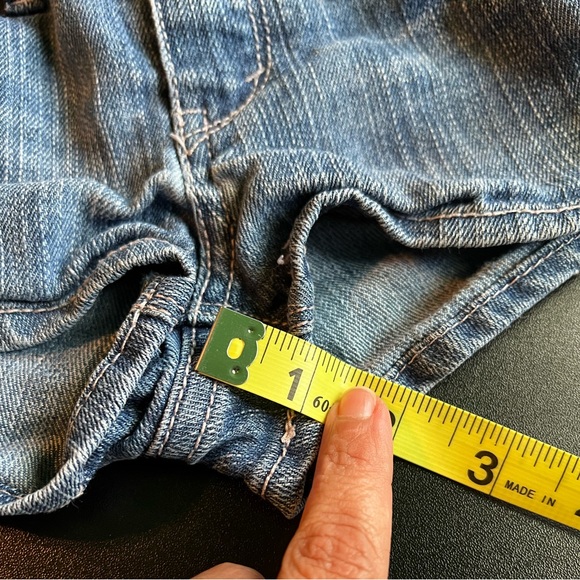 Levi’s Toddler Shorts. Size 3T - Picture 3 of 15